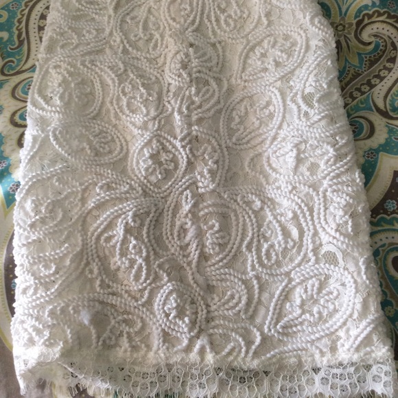 Forever 21 Dresses & Skirts - Gorgeous White skirt with lace.  Lined. Small